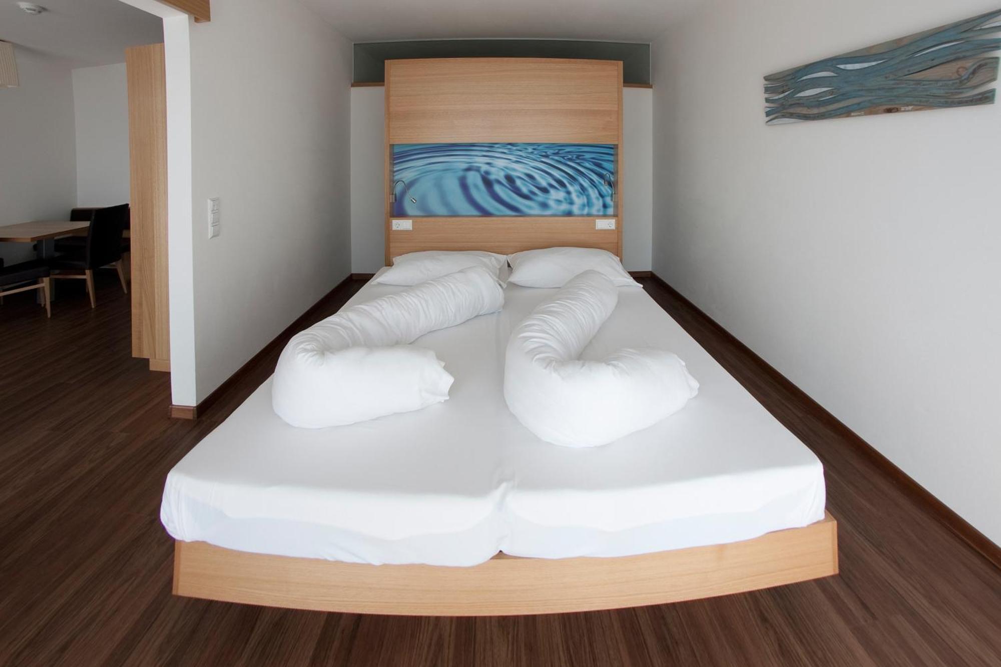 Aqualis 4*