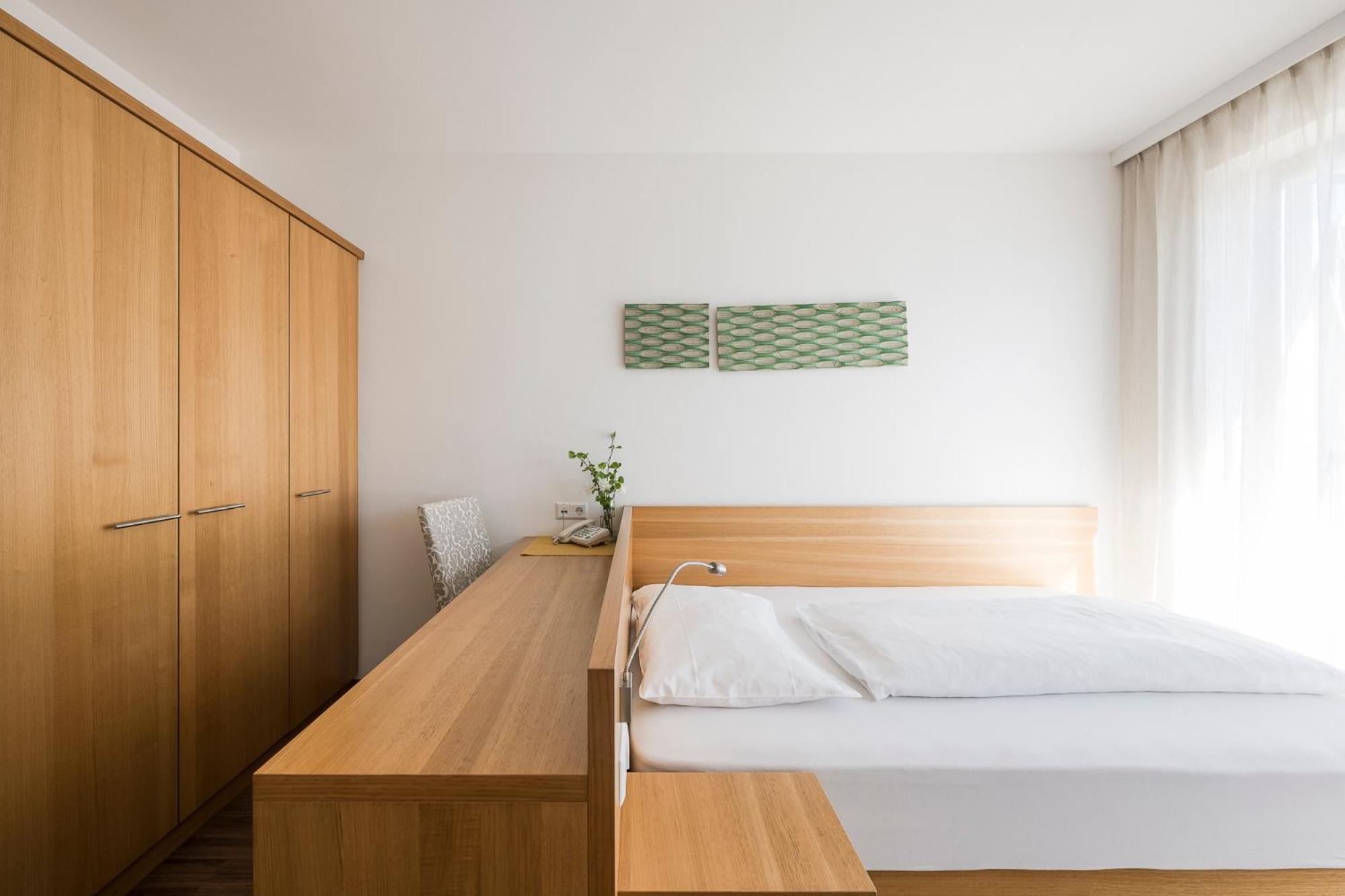 Aqualis 4*
