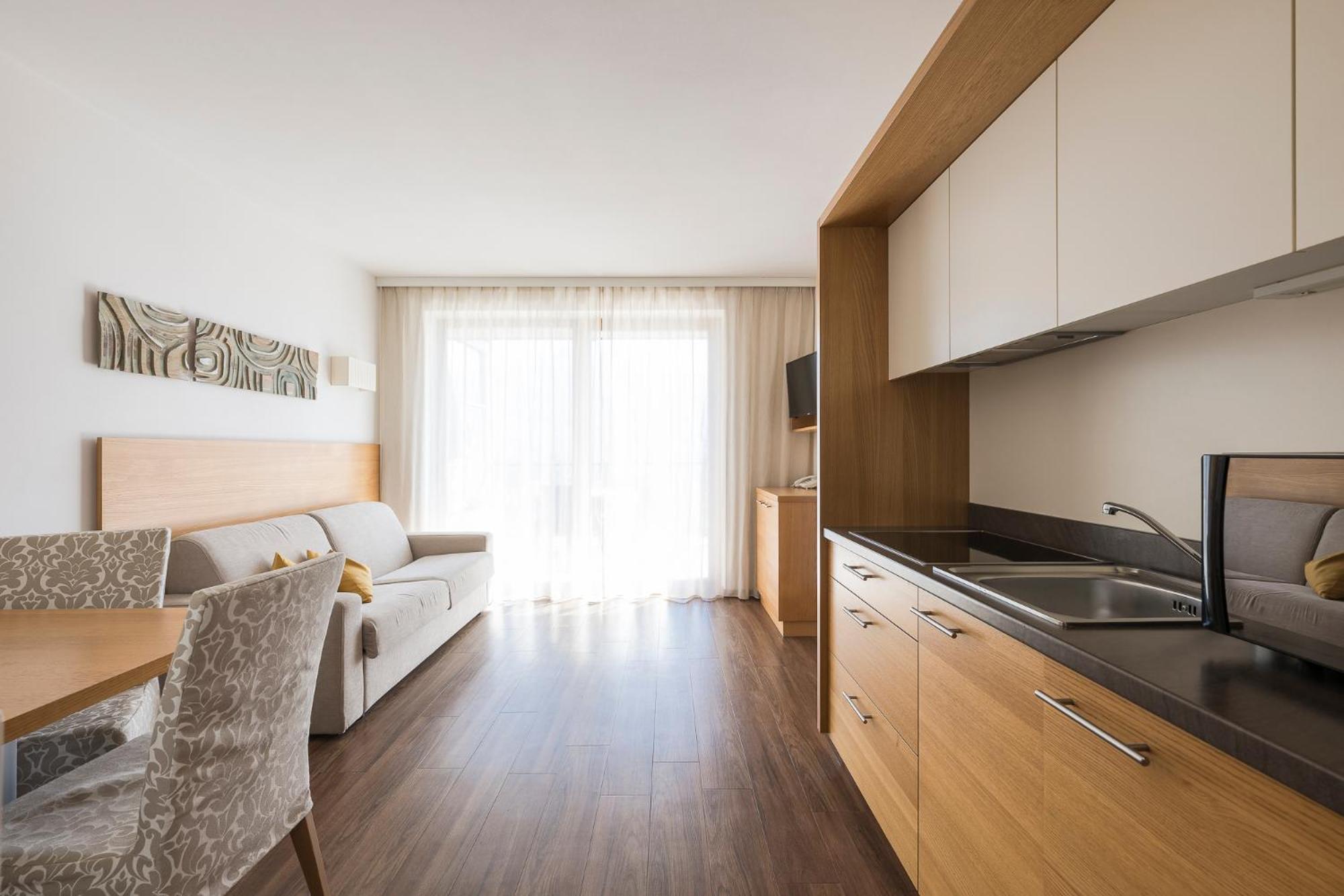 Aparthotel Aqualis 4*